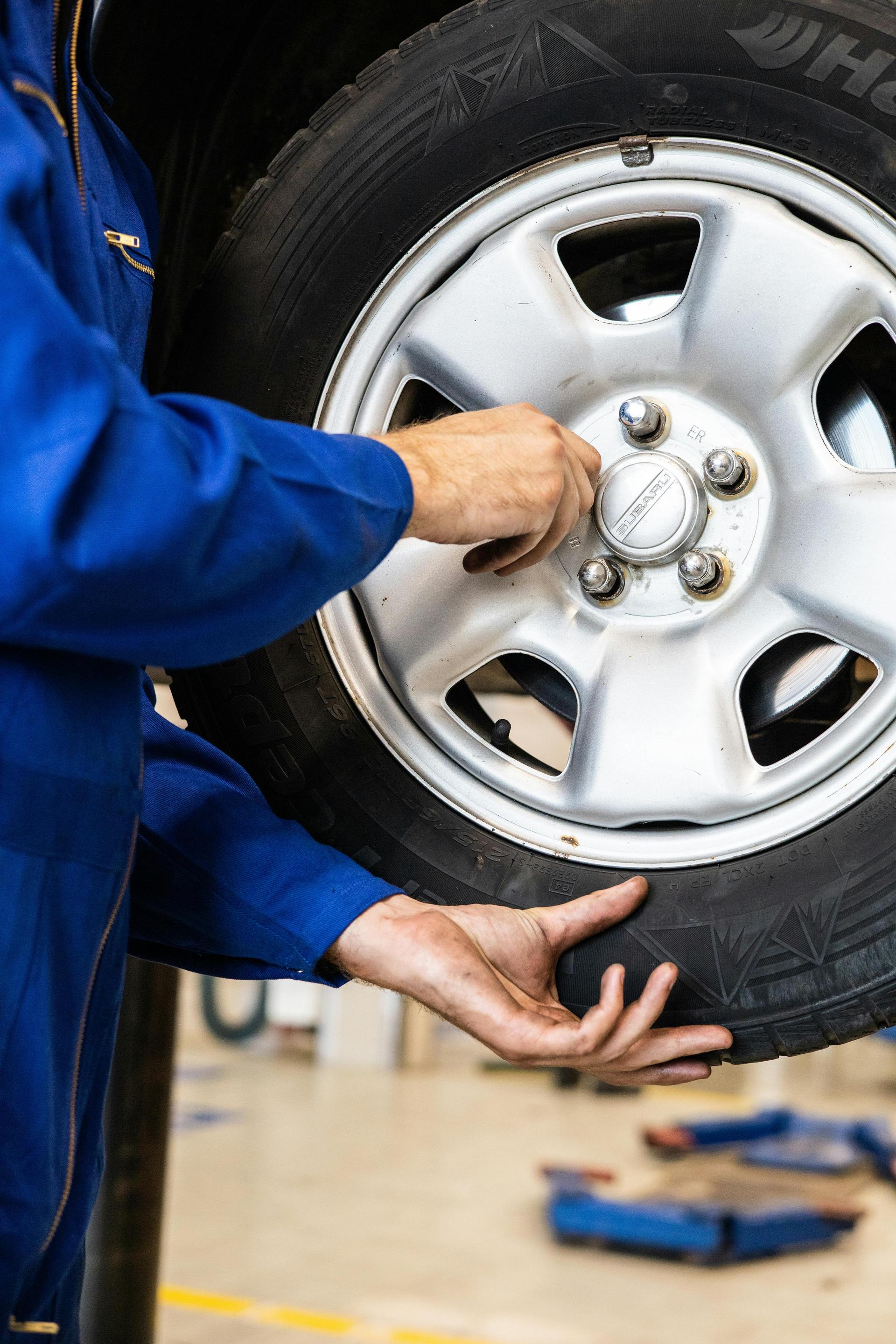 🚗 Lastik Değişim Zamanı Geldi mi? Belirtiler, Süreler ve Güvenli Sürüş Rehberi
