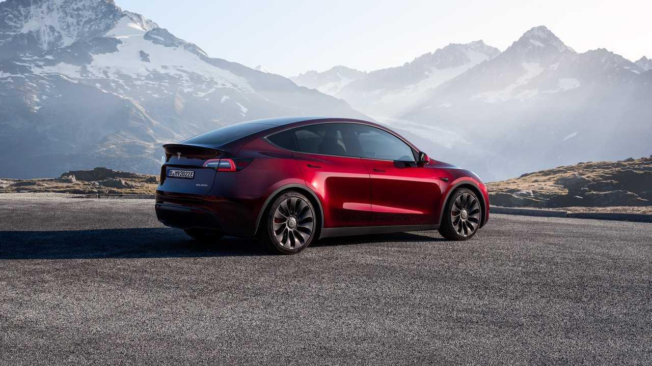 Tesla İçin Yaz Lastiği Seçimi: Model Y ve Model 3 Sahiplerine Özel 2026 Akıllı Alışveriş Kılavuzu